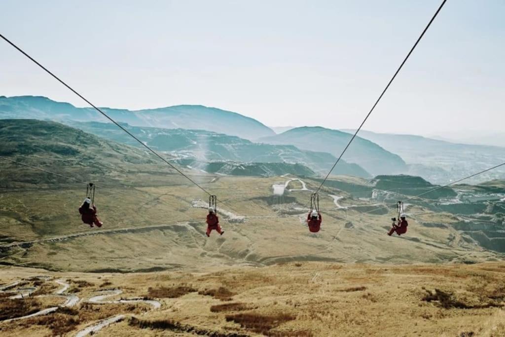 Zipworld Waterfalls Eryri Dogs Welcome 3 Bed Sleeps 5 Блайнай-Фестиньог Екстериор снимка